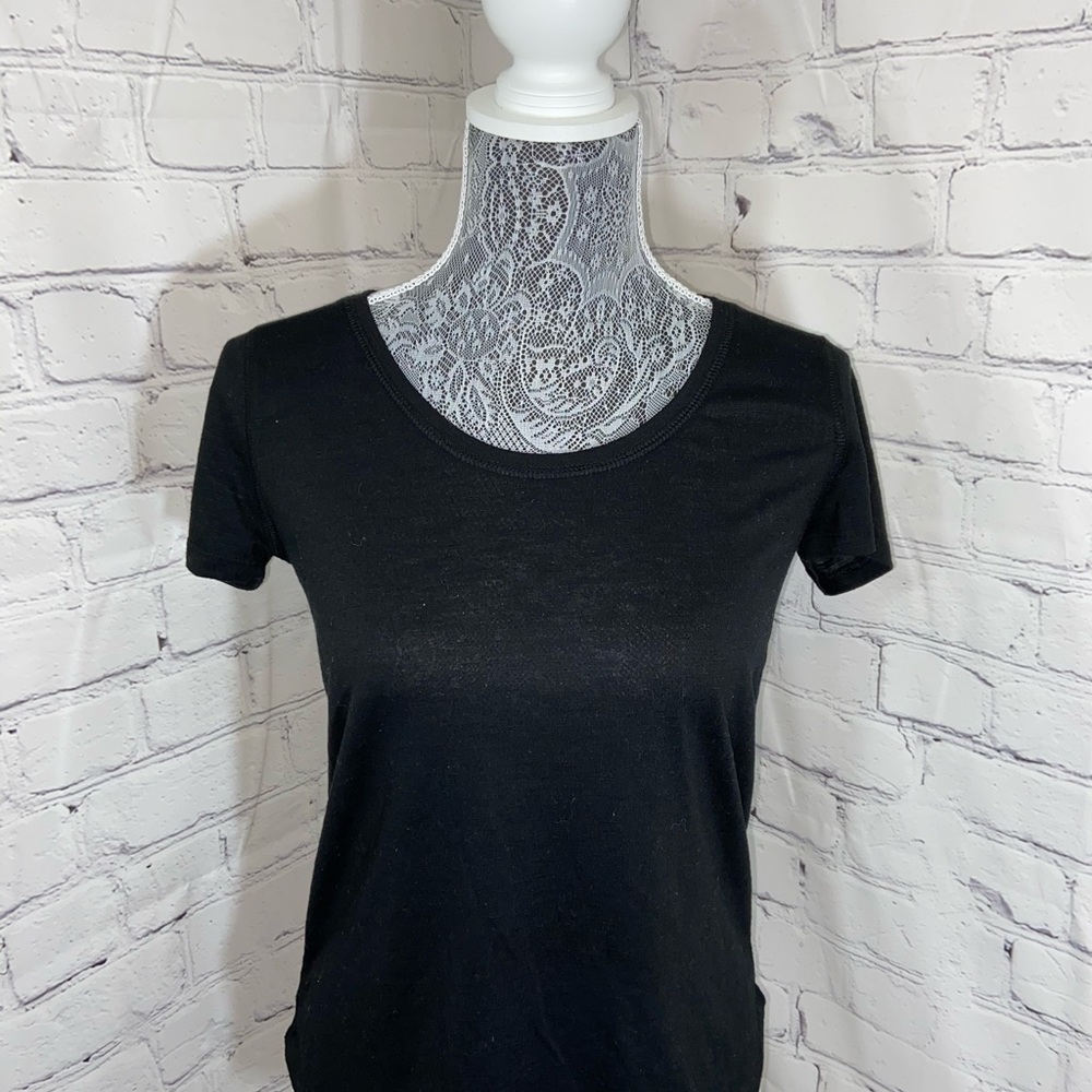 simple black top